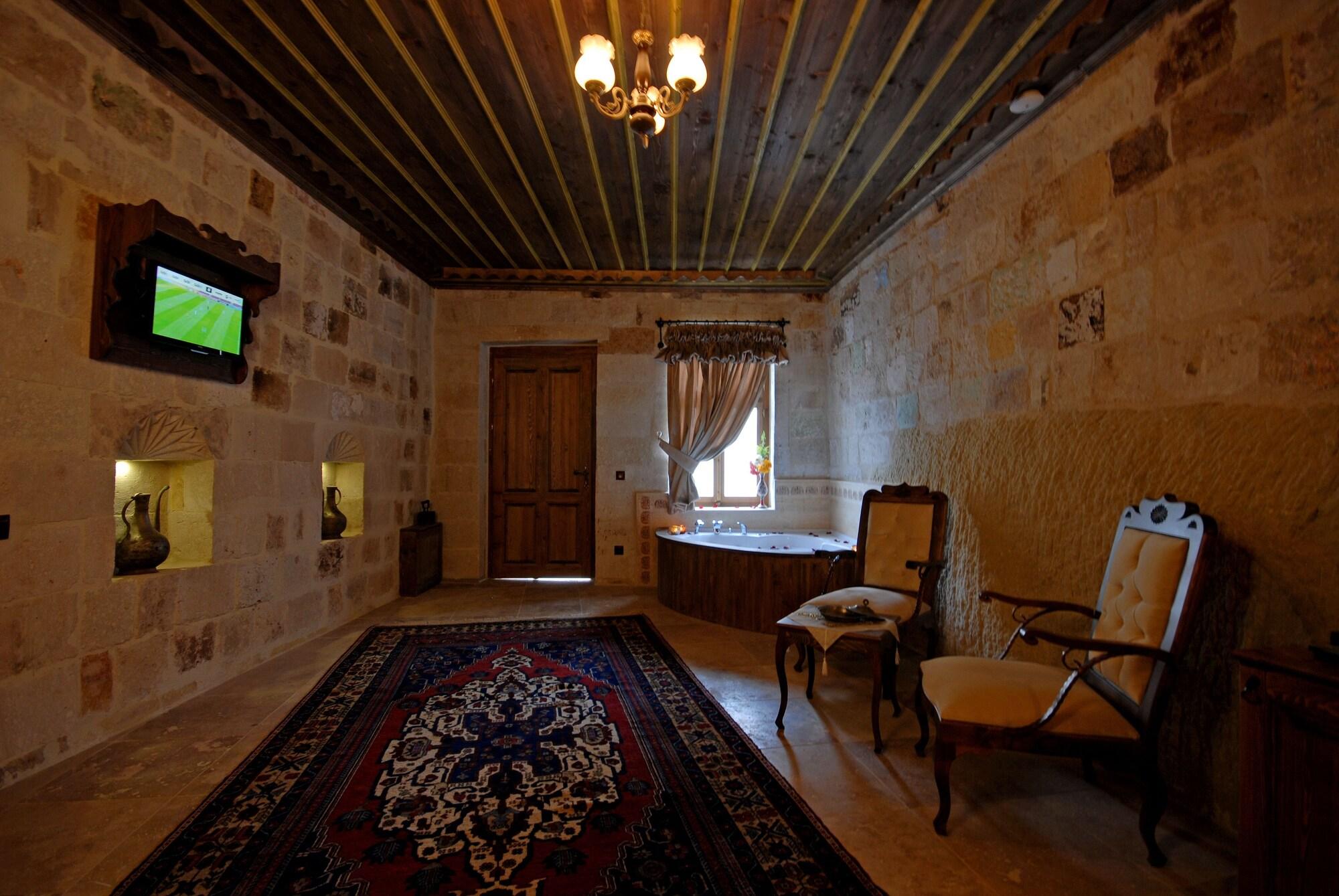 Phocas Cave Suites เกอเรเม ภายนอก รูปภาพ