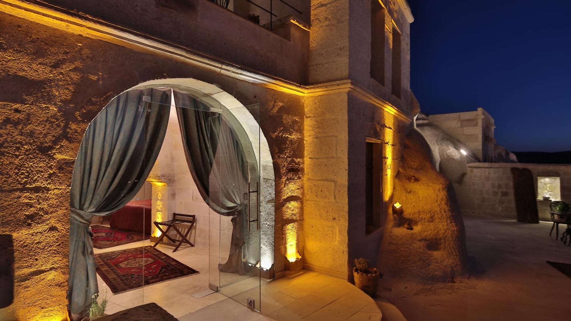 Phocas Cave Suites เกอเรเม ภายนอก รูปภาพ