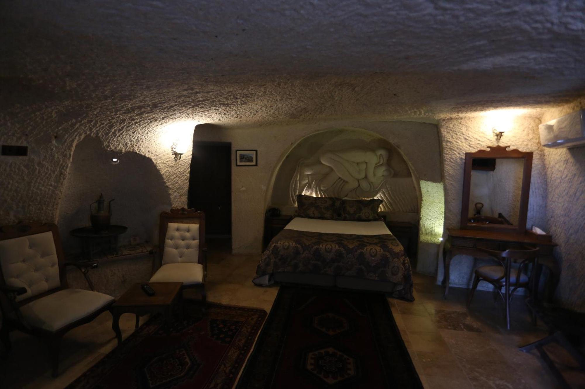 Phocas Cave Suites เกอเรเม ภายนอก รูปภาพ