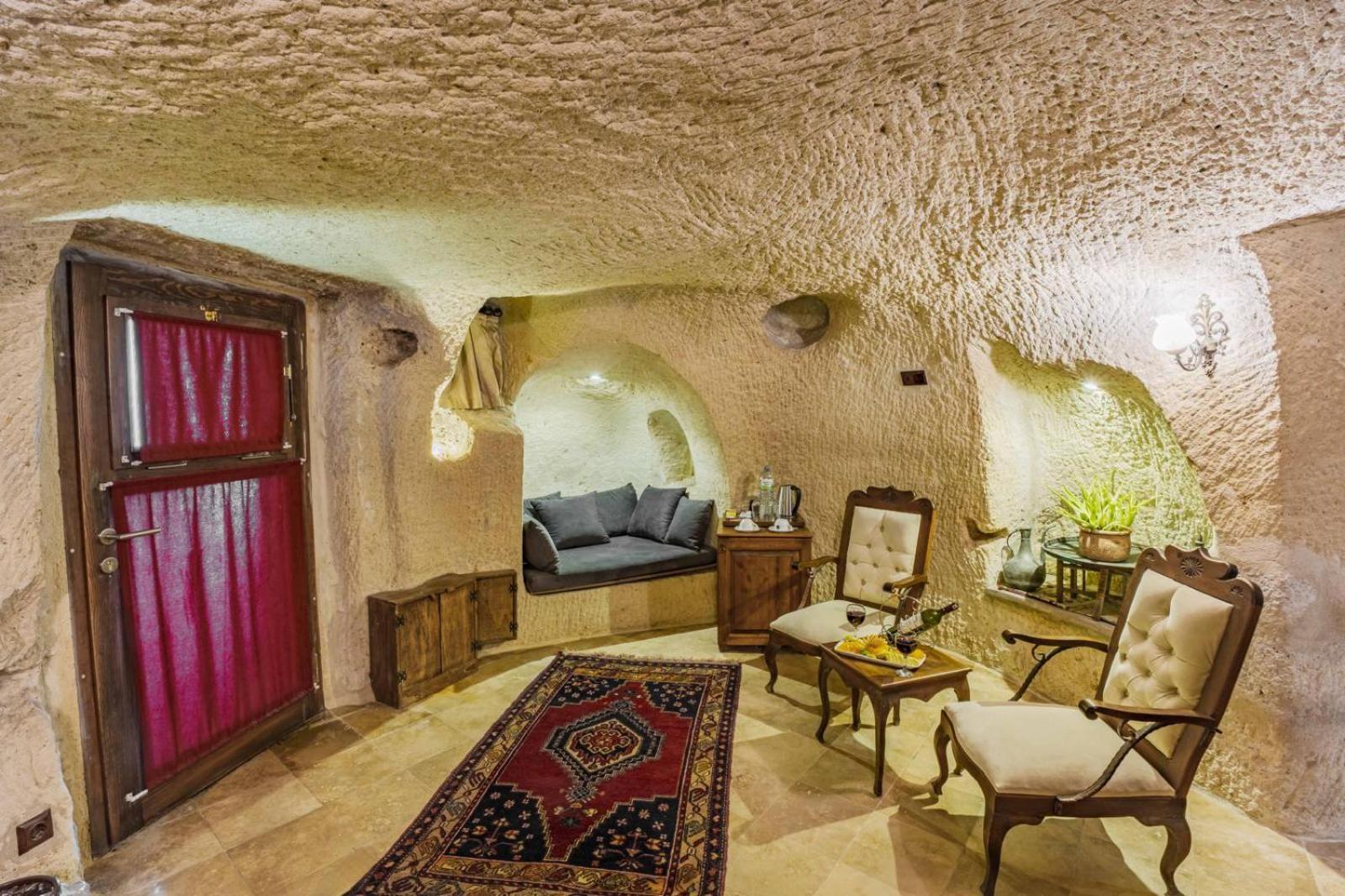 Phocas Cave Suites เกอเรเม ภายนอก รูปภาพ