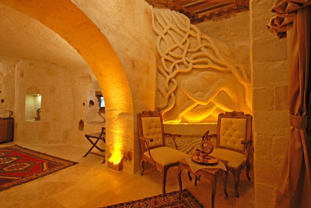 Phocas Cave Suites เกอเรเม ภายนอก รูปภาพ